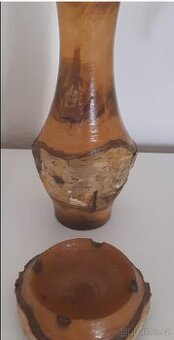 Dřevěná váza s popelníkem