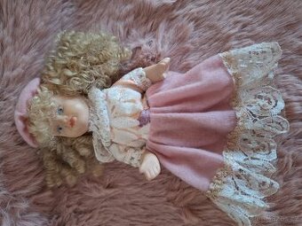 Porcelánová panenka 18 cm