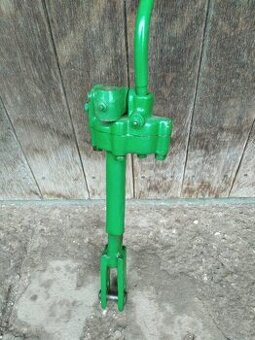 Prodám zánovní točící sloupek na ZETOR25