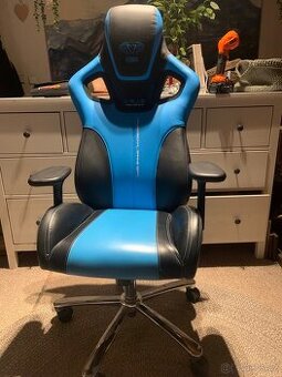 Herní židle v perfektním stavu