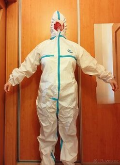 jednorázová kombinéza z netkaného textilu