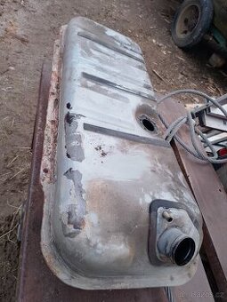 Škoda 1000mb 100L 110L 110R nádrž