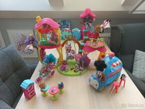 Enchantimals dům, kolo, auto, sada panenek