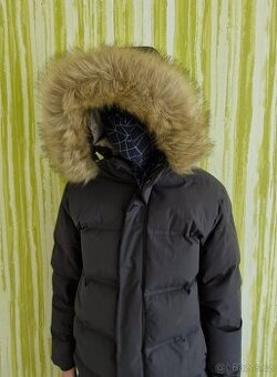 Prodám zimní péřvou bundu ZARA  (11 až 13 let)