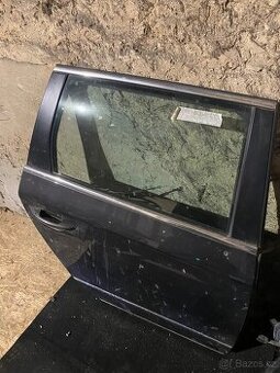 Passat b6 pravé zadní dveře
