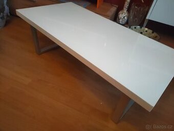 Konferenční stolek