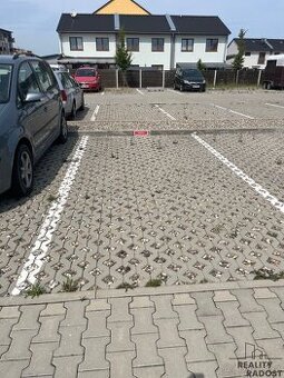 Exkluzivně nabízíme prodej parkovacího stání 13 m2