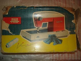 Originální retro šicí stroj PIKO, Turf, LCD automatové hry
