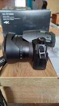 Panasonic DC-FZ10002 LUMIX