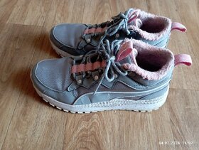 Prodáme dámské boty Puma.Deštník.