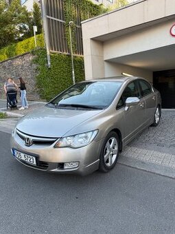Honda Civic 8 Sedan 1.8 Benzin
