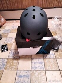 NOVÁ Helma - cyklo, inline, skate vel.