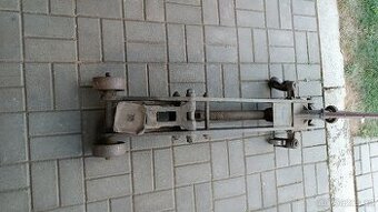 Zvedák - 1