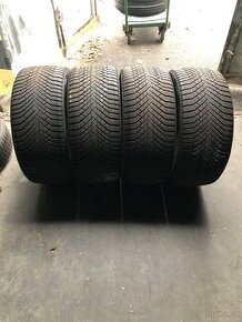 295/35/23 prodám sadu zimních pneu