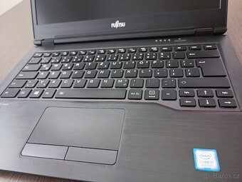 Fujitsu LifeBook U749 - Intel Core i7, 16GB RAM, 512GB SSD