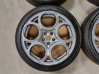 alu ALFA ROMEO GTA 7,5x17" 5x98 ET35 s pneu 215/40 R17