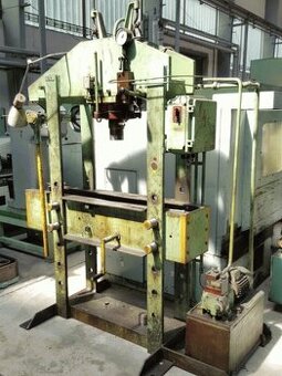 Koupím hydraulický lis CDM
