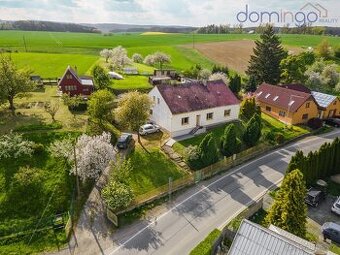 Prodej domu s rozsáhlými pozemky a stavebním potenciálem