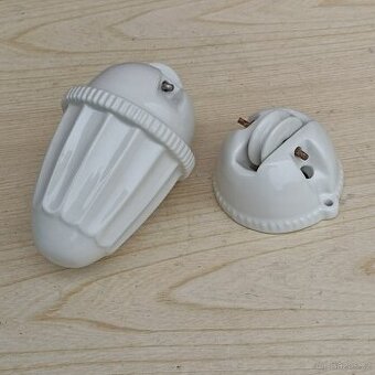 Porcelánové díly ke stahovací lampě