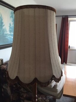 VELKÁ STOJACÍ LAMPA