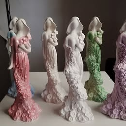Víla barevna , bílá