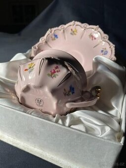 Hrneček růžový porcelán