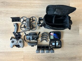 FPV dron DJI Avata 2 Fly More Combo + příslušenství (5 bater