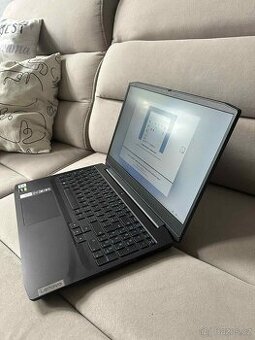 Herní notebook