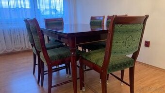 Mahagonový stůl a židle