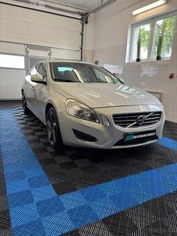 Volvo S60 2,4 TD D5