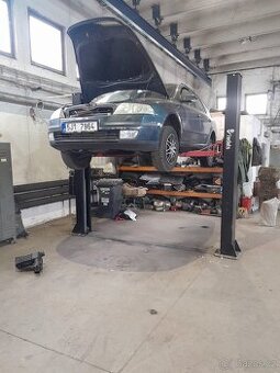 Dvousloupový zvedák poloautomatický 4000 kg REDATS L-200