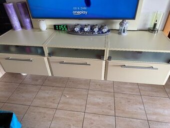 Prodám nábytek do obývacího pokoje