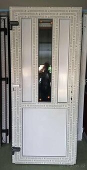 Vchodové dveře bílé 90x210