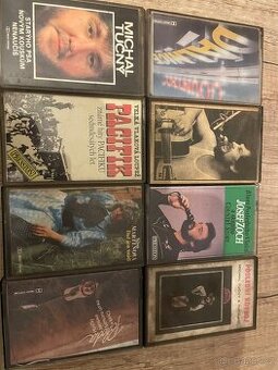 Směs originál kazet a par CD. Většinou country/rock