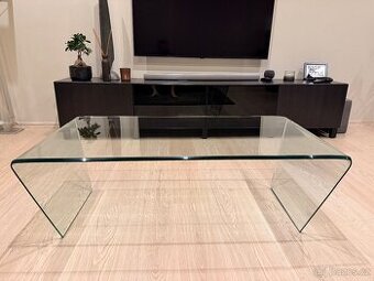 Skleněný konferenční stolek