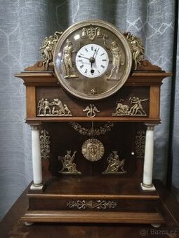 Stolní hodiny zvoníci