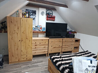 Nábyek z masivu borovice