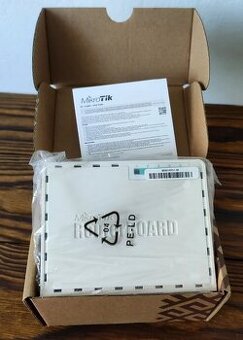 MikroTik RouterBOARD rb750Gr3