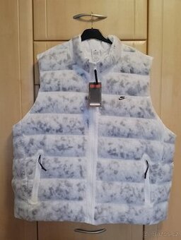 Vesta péřová značky NIKE nová velikost 3XL