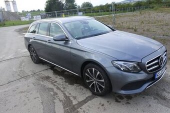 Mercedes E300de Kombi, 306 koní