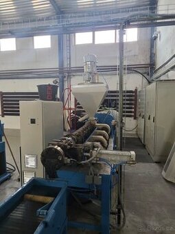 7.	Regranulační linka Un-Mak 100 z roku 2020