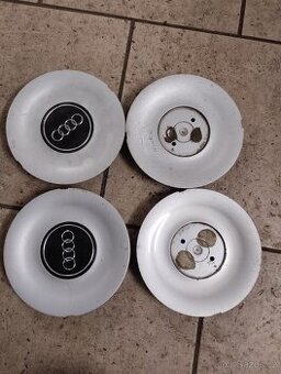 Pokličky kol Audi 100