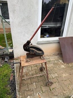 Pákové nůžky na plech