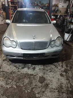 Prodám díly z Mercedesa C220 CDI