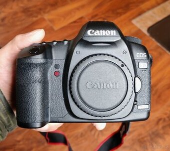Canon EOS 5D II - 8200 snímků