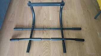 Samovzpěrná hrazda do dveří