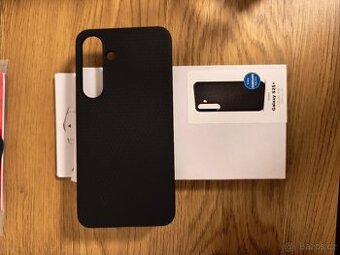 Kryt Spingen Liquid Air Black Samsung Galaxy S 25+