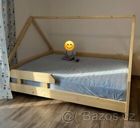 Dětská domečková postel