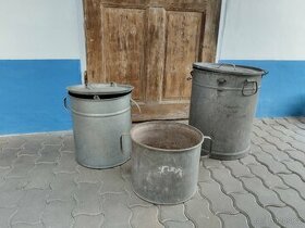 Staré zinkové nádoby