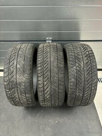 Zimní pneu Goodyear Ultragrip 8 Performance 245/45 R18 - 1